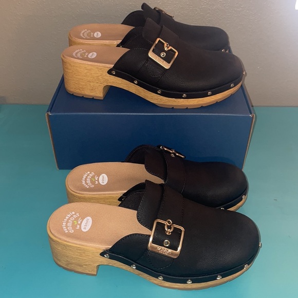 🍉 NWT Dr. Scholls Sustainable Comfort Black Buckle Clogs Size 7.5 In Women’s - Picture 2 of 5